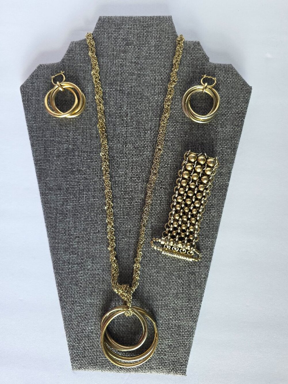 Kenneth Cole Reaction Long Pendant Necklace Bracelet Earrings Set Interlocking R